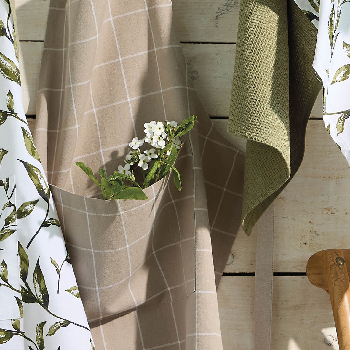 Set of apron, oven mitt and potholder - Aaron Taupe
