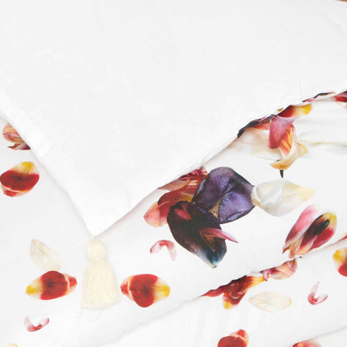 Quilt with tassels - Aurore White