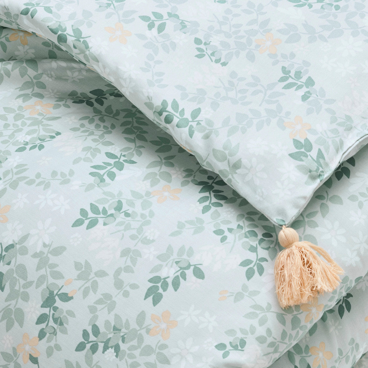Quilt with tassels cotton satin - Feuillage fleuri Light green / Light green - 140 x 200 cm