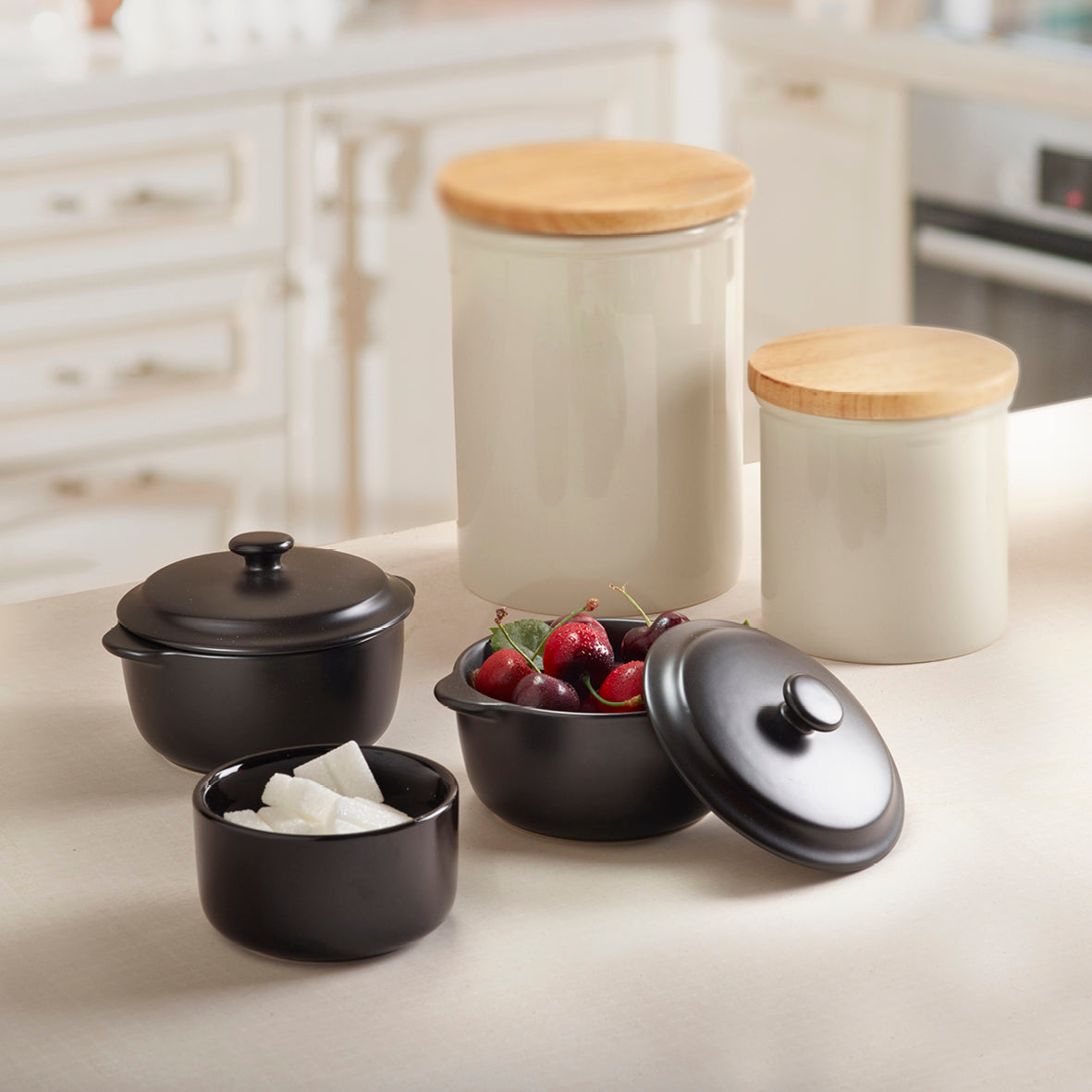 Set de 4 mini-cocottes rondes en céramique – noir