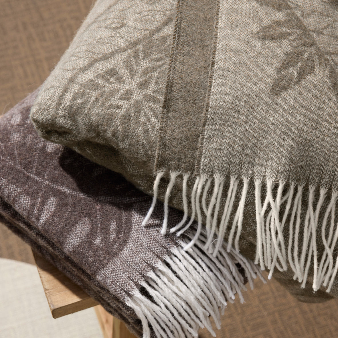 Plaid tissé Araçari Taupe - 130 x 180 cm