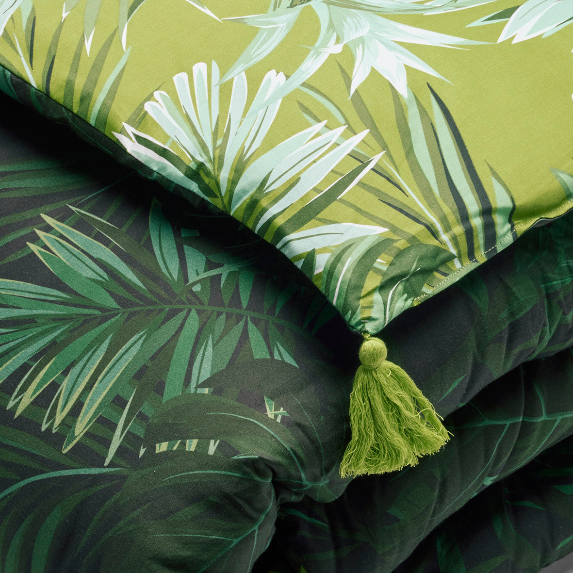 Quilt with tassels - Jungle Green - 140 x 200 cm