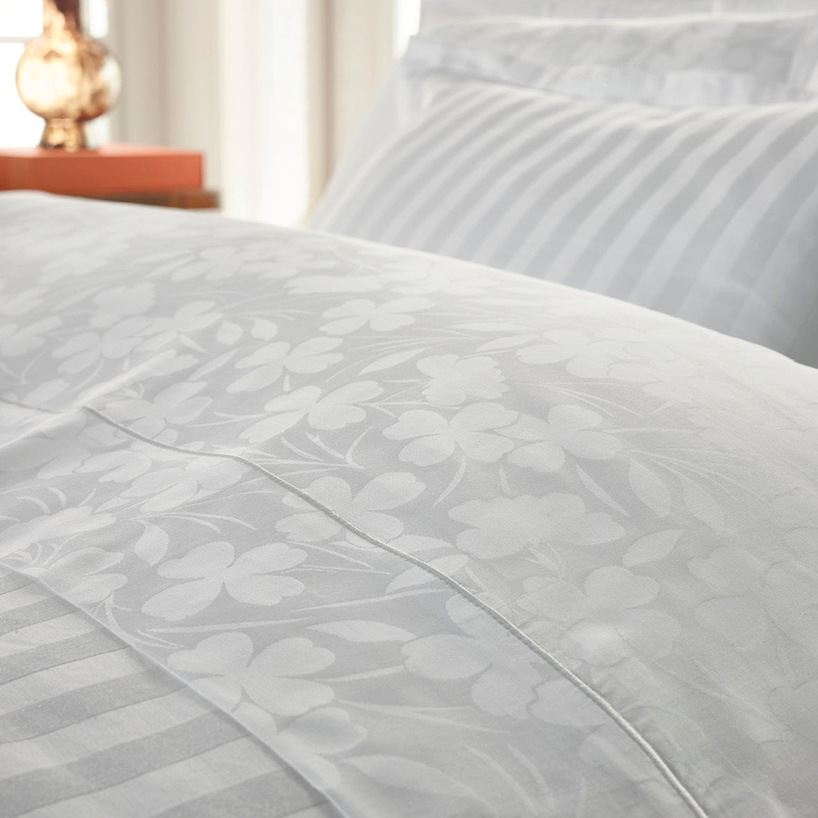 Duvet cover + pillowcase(s) cotton Jacquard woven - Petit Chênes White