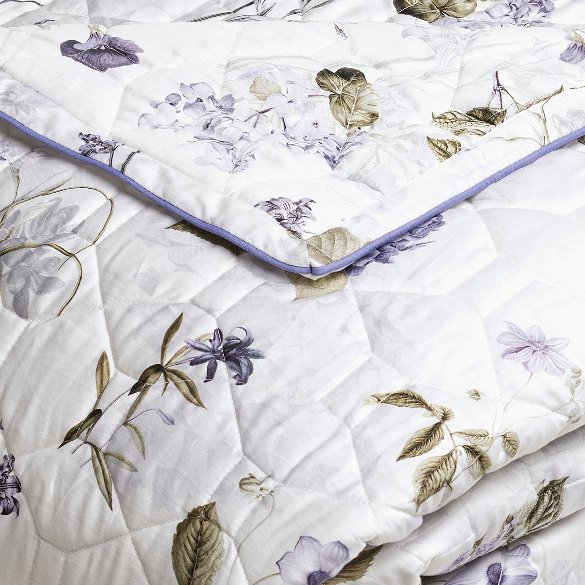 Baby blanket - ultra soft 100% satin cotton - design: Hortensia white