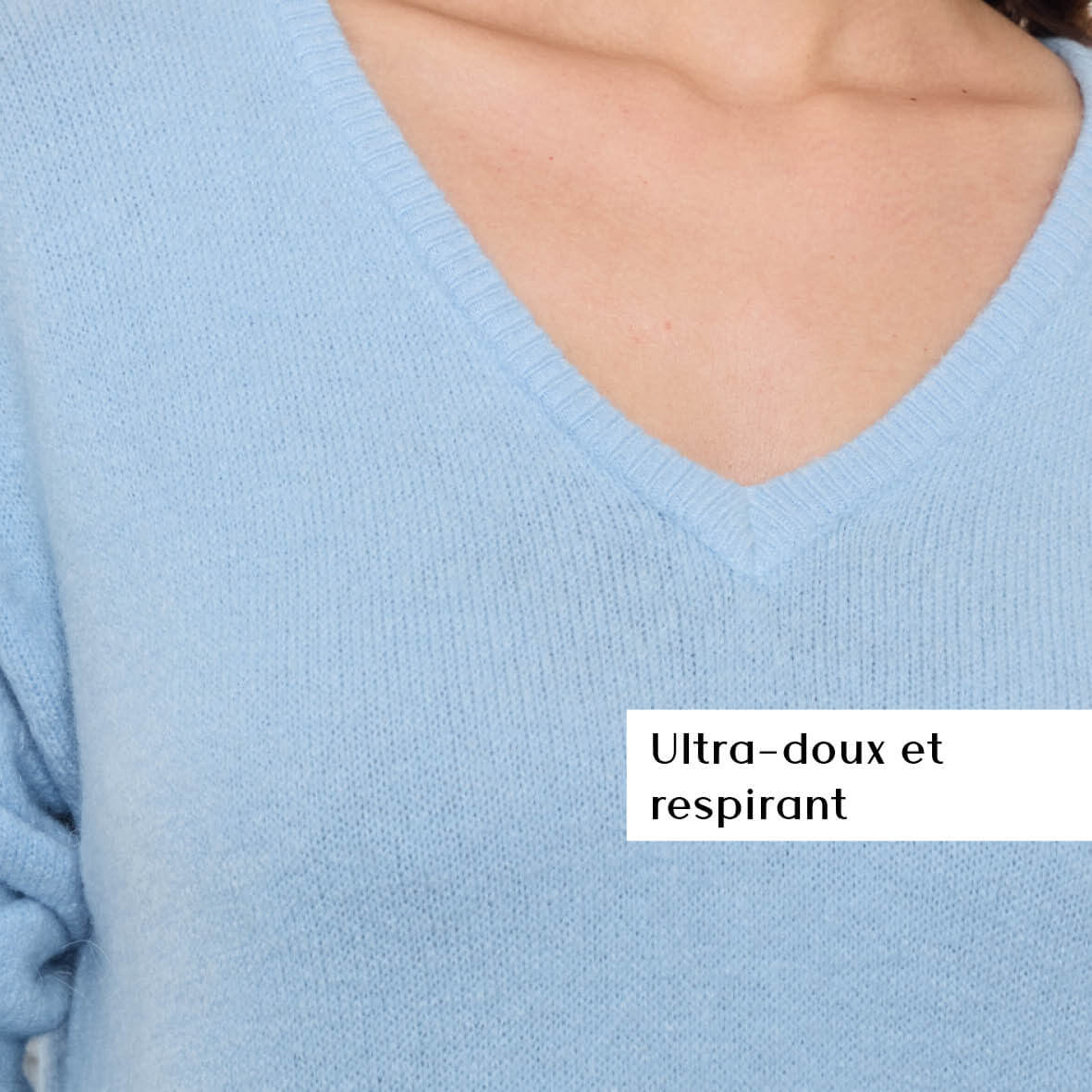 COL V OPALINE BLEU CLAIR