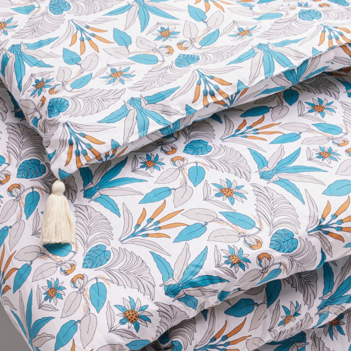 Quilt with tassels - Zanzibar white