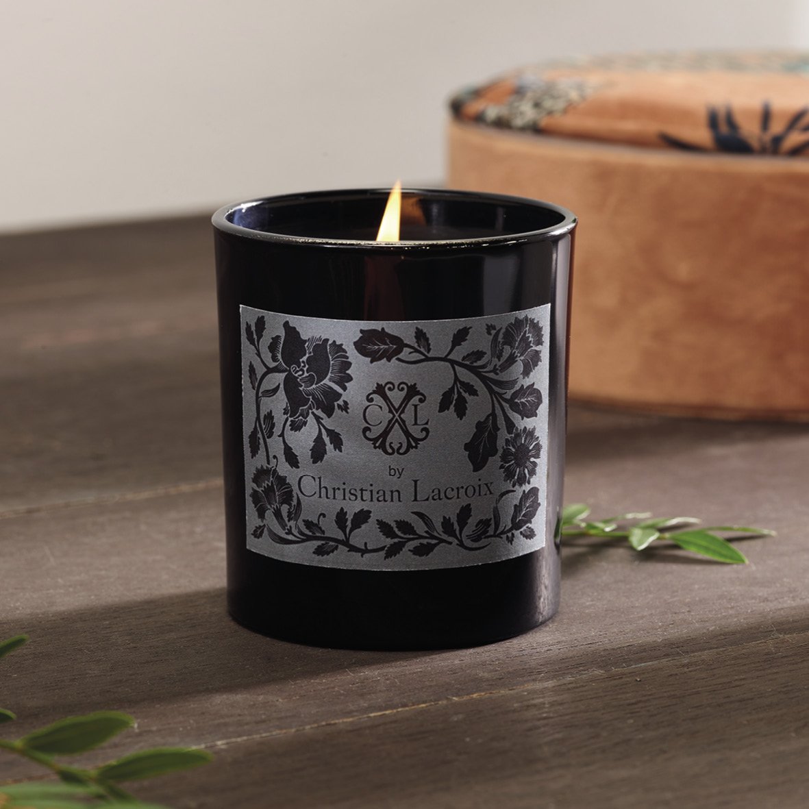 Classic scented candle - Medium Black - 180 g