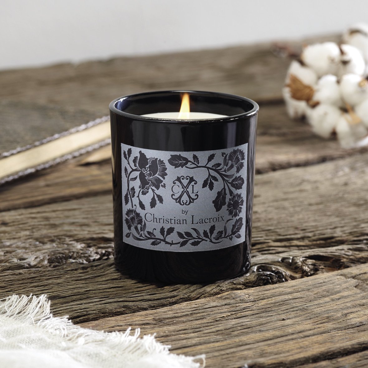 Classic scented candle - Medium Black - 180 g