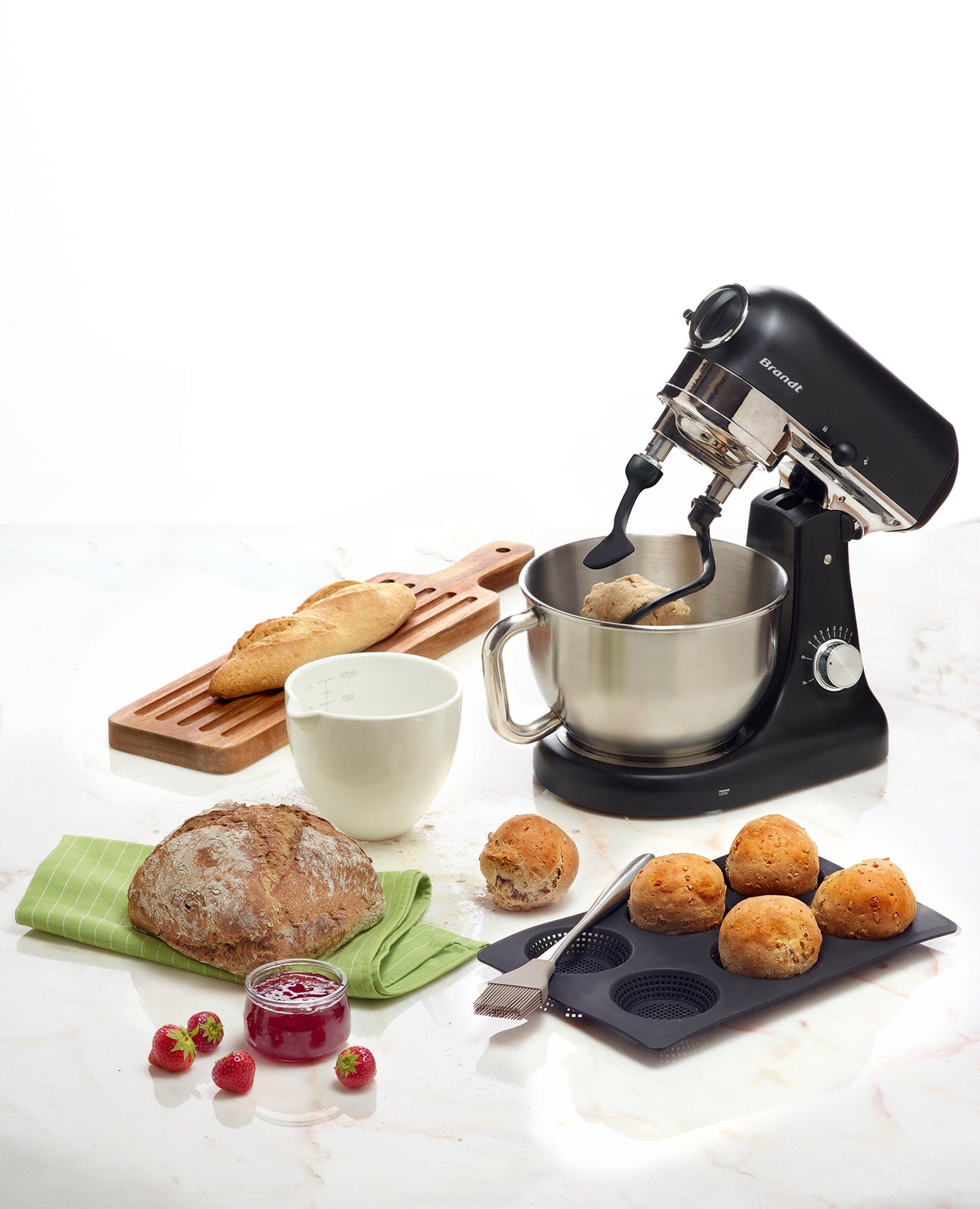 Kitchen robot with double kneaders