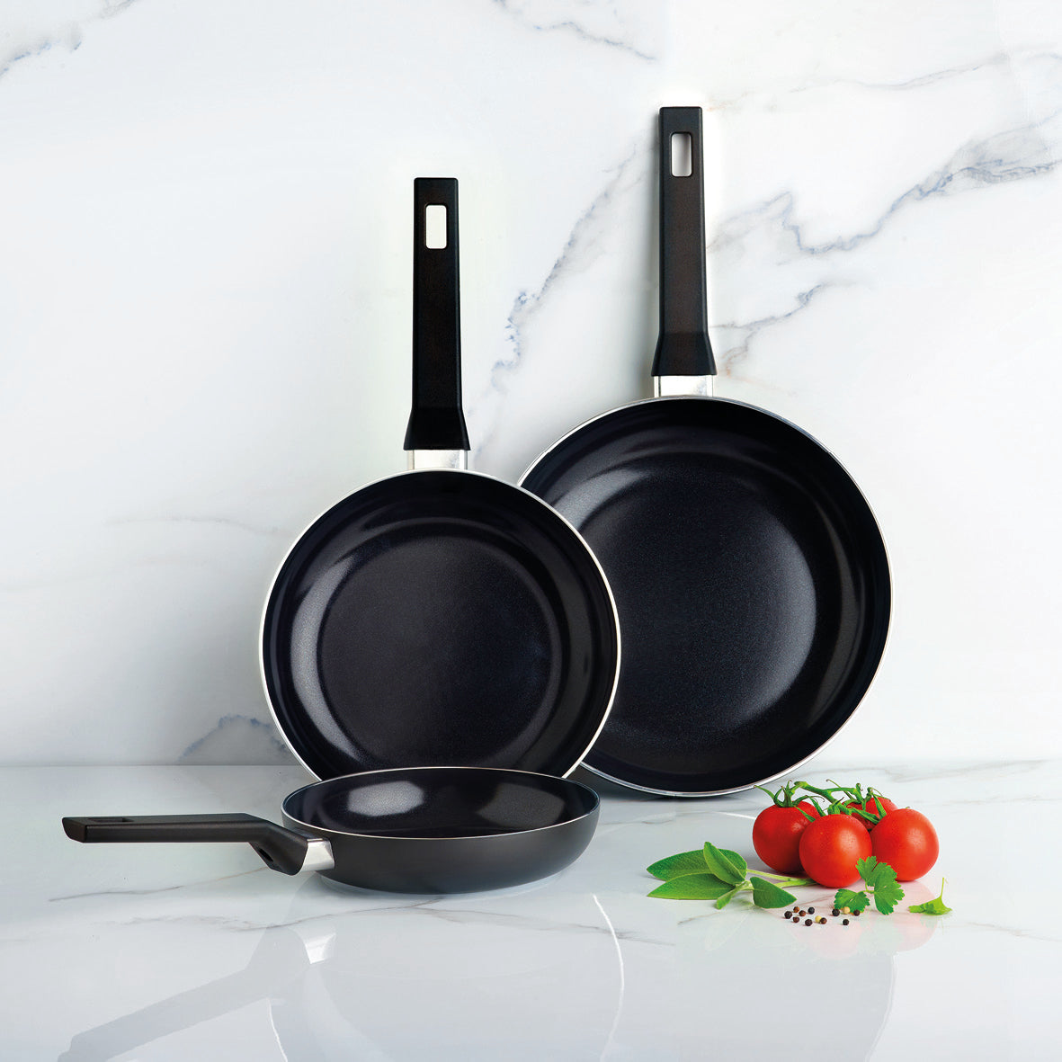 Set of 3 pans Carbone Pro - ultra resistant and non-stick - aluminum - Black