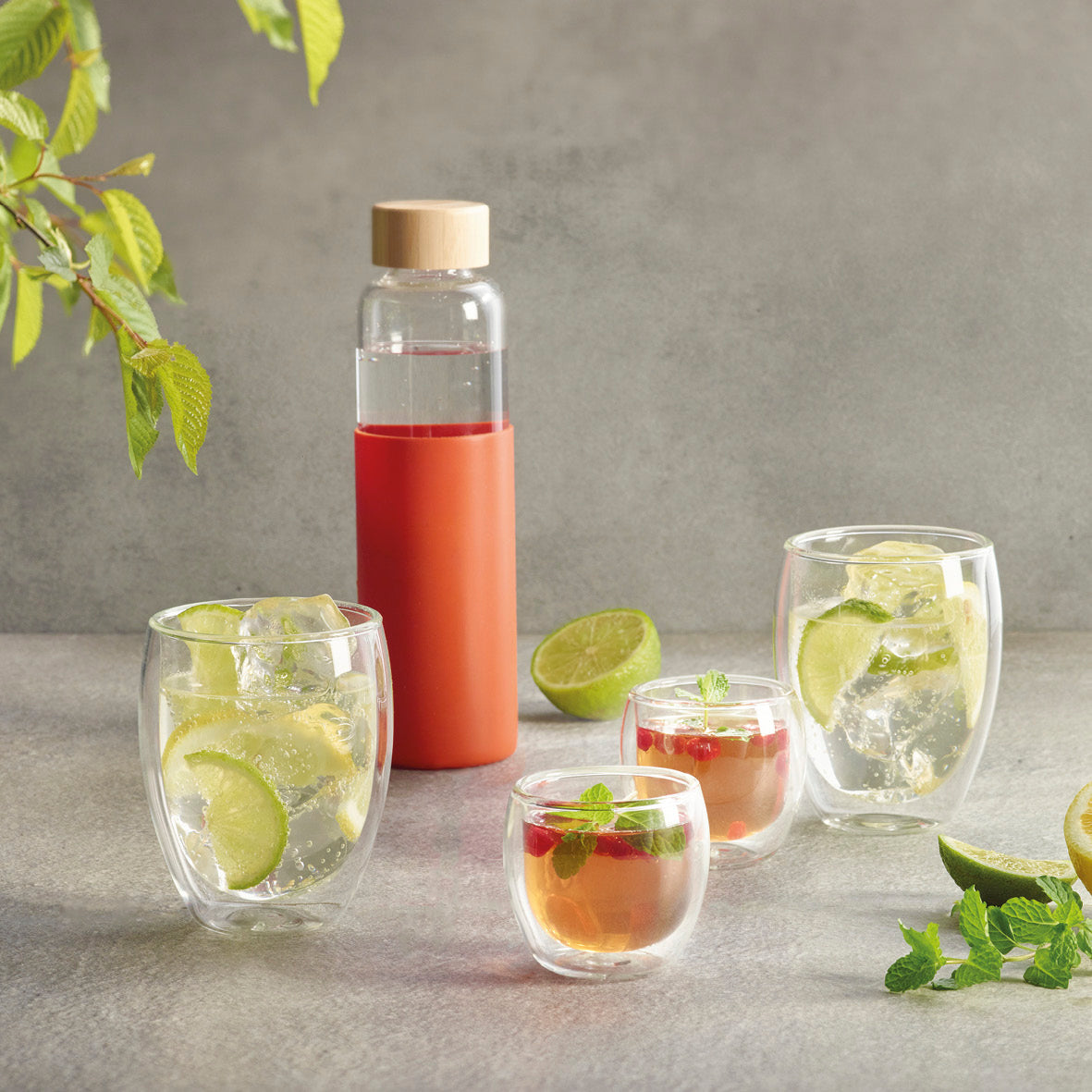 Glass water bottle with silicone sleeve - 550ml