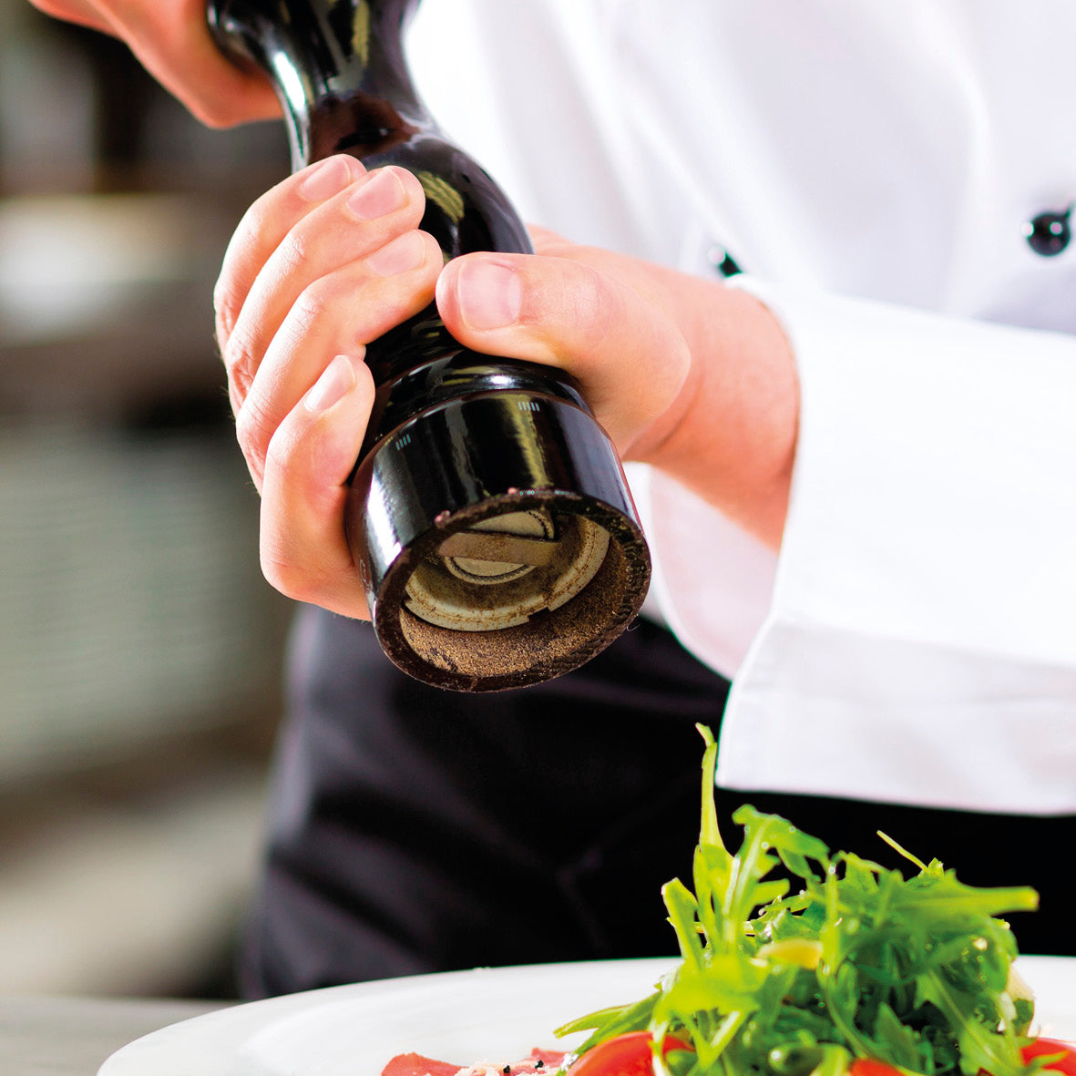 Manual pepper mill in wood - L - Black