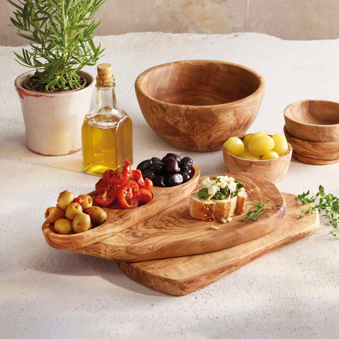 Dish with three parts in olive wood