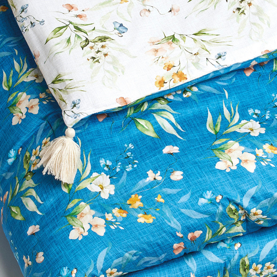 Quilt with tassels - Belle de nuit Blue / white