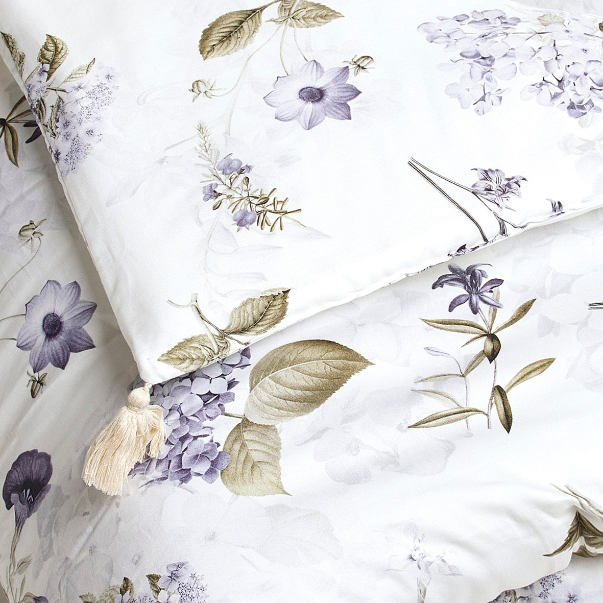 Quilt with tassels in cotton satin - Hortensia White