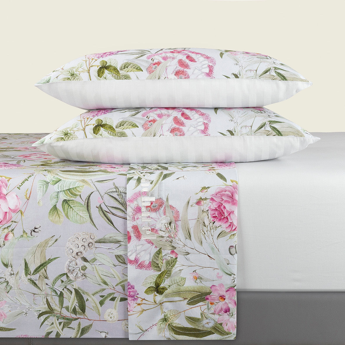 Set of sheets : fitted sheet, flat sheet, pillowcase(s) in cotton satin - Jardin de roses Thyme Green
