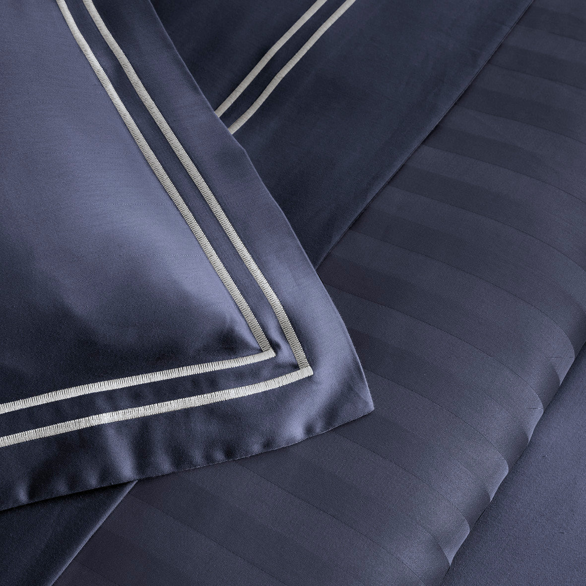 Flat sheet cotton satin - La Rochelle White / Dark blue