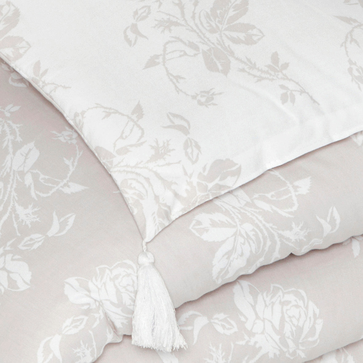 Quilt with tassels - Roses Taupe