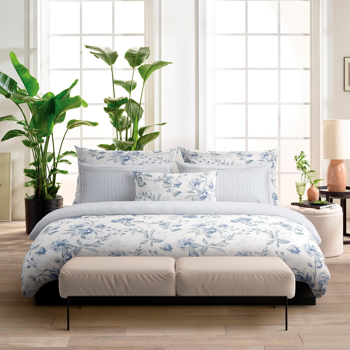 Housse de couette + taie(s) d'oreiller satin de coton - Fleurs azurées Blanc