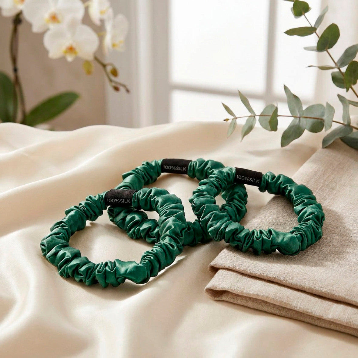Set of 3 skinny scrunchies silk - Aflora Sage green