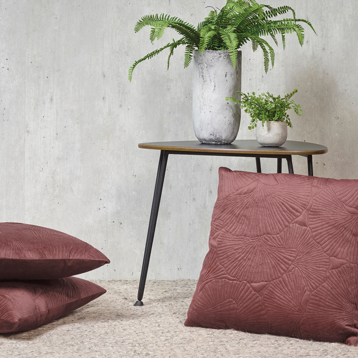 Cushion embossed flower Old pink - 45 x 45 cm