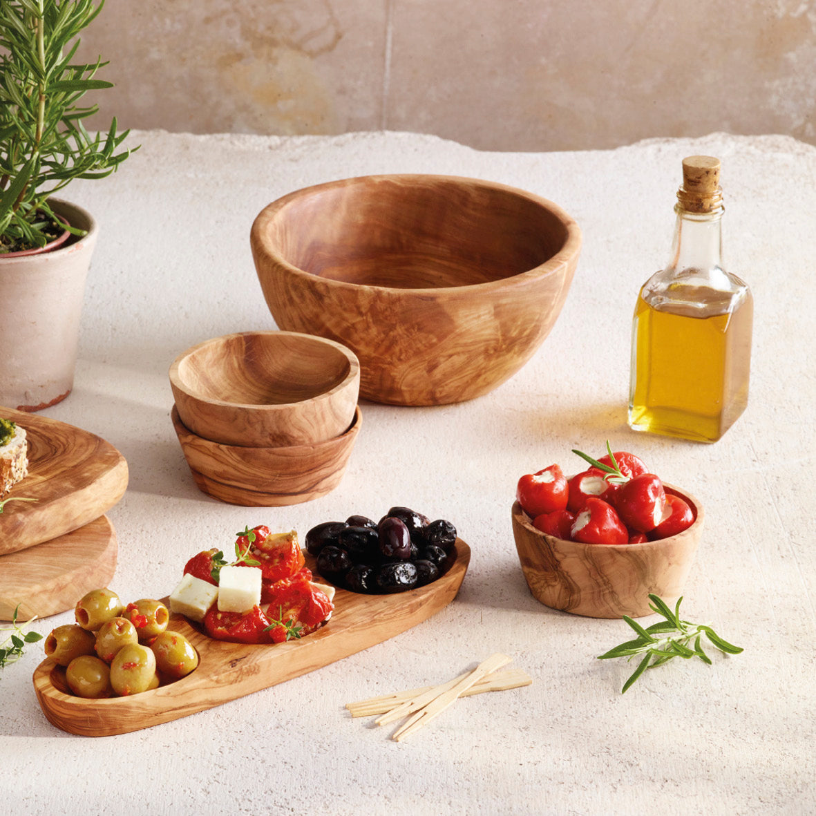 Set of 3 bowls in olive wood