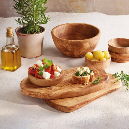 Bowl in olive wood