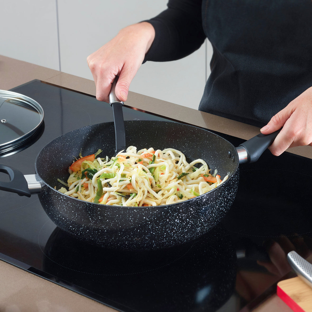 Wok in aluminum with lid - Granite Pro ceramic - Black