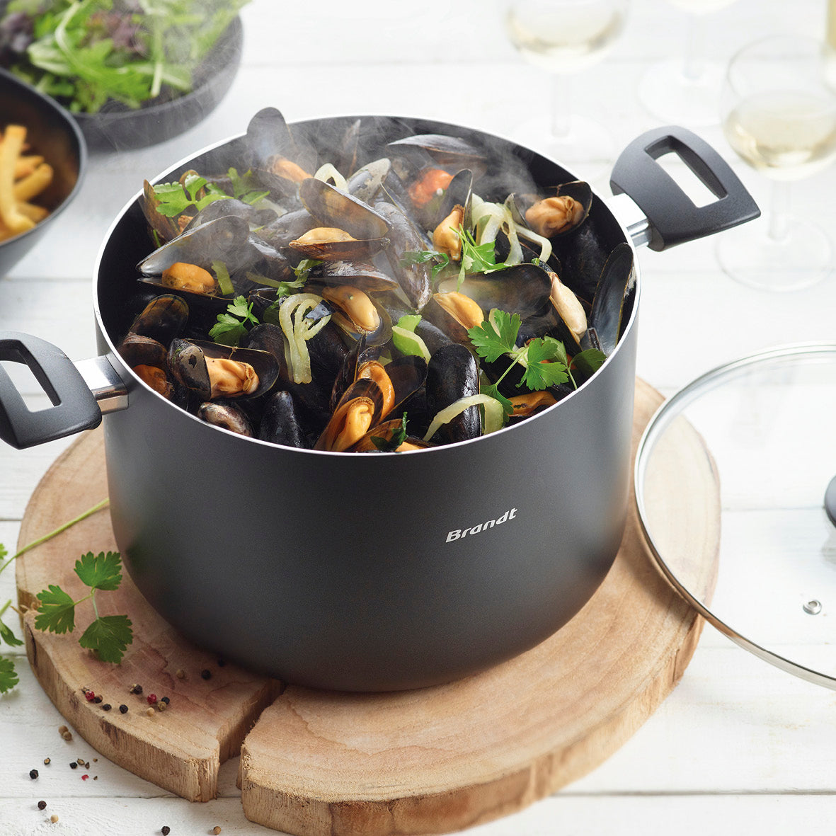 Batterie de cuisine 20 pièces - aluminium noir - Ø 16/18/20/24/28 cm + marmite et protège-poêles