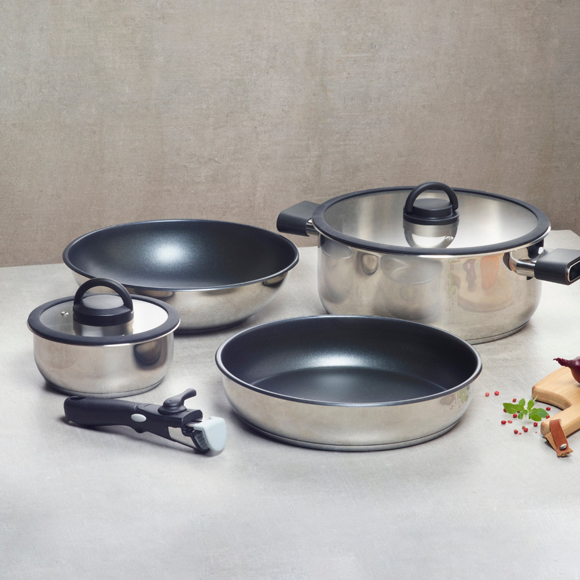 Set empilable en inox avec poignée en bakélite - Argenté