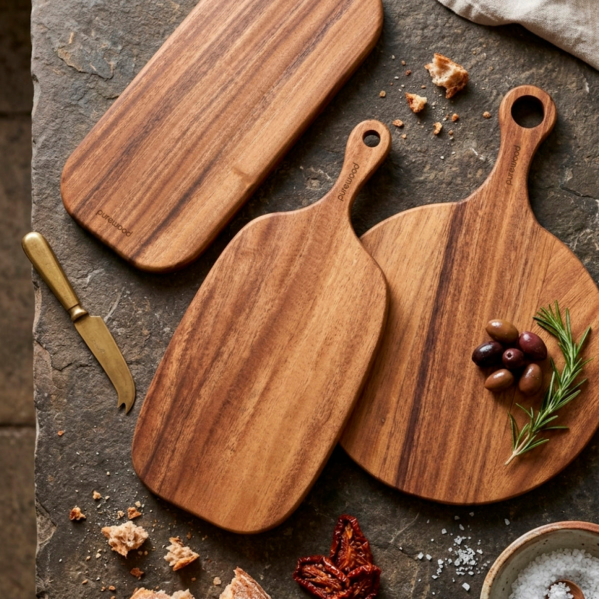 Cutting board in walnut - light brown - 35 x 24.8 x 2 cm