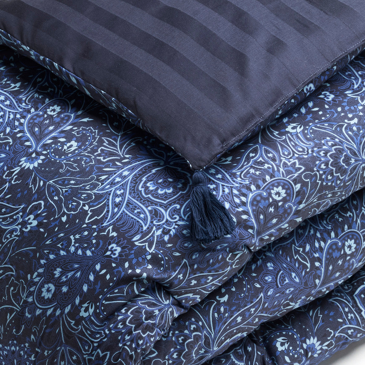 Quilt with tassels cotton satin - Mystère indigo Blue - 140 x 200 cm