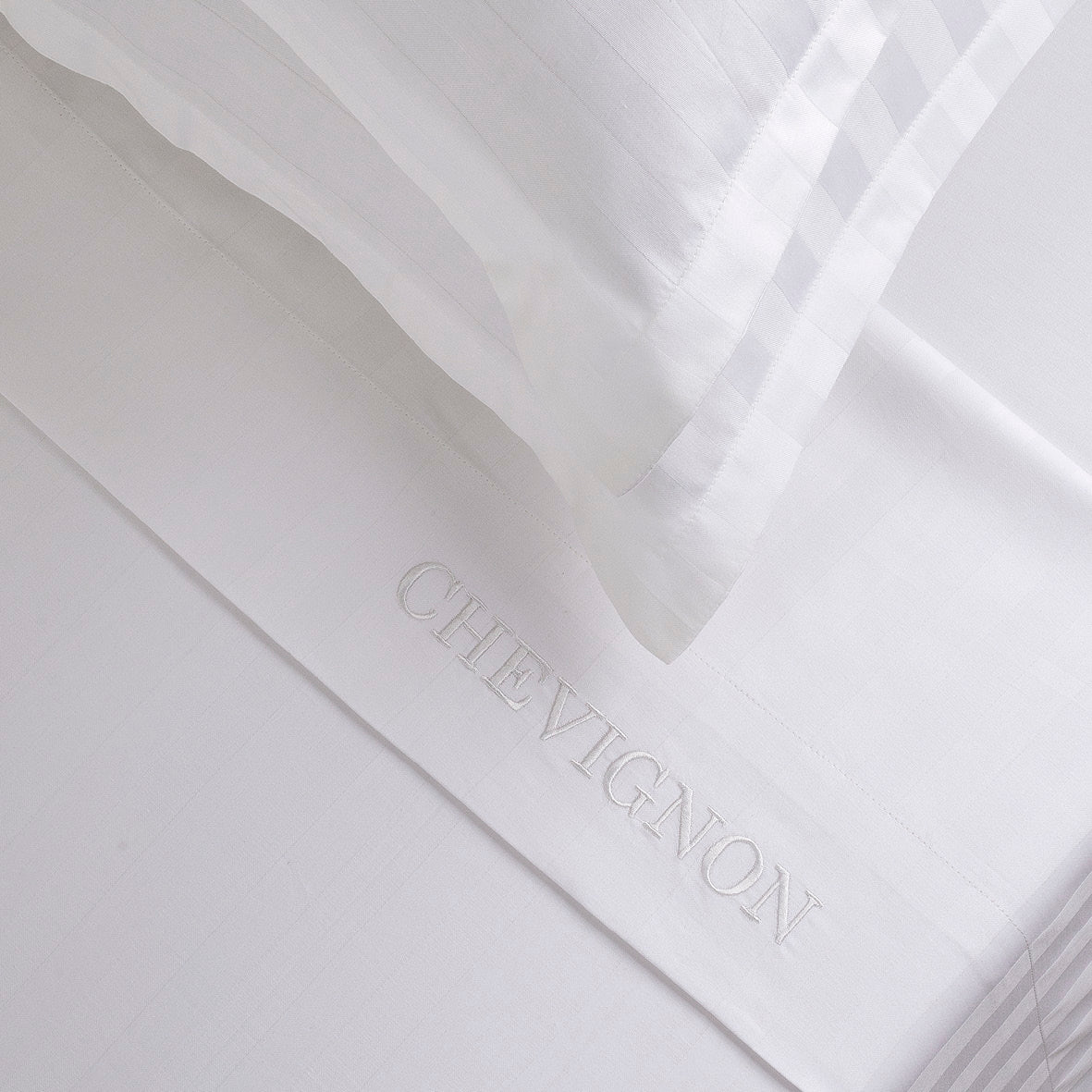 Sheet set : fitted sheet, flat sheet, pillowcase(s) in satin cotton - Jacquard woven - dobby stripe white