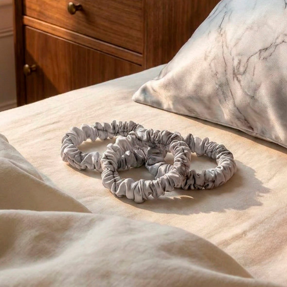 Set with 3 skinny scrunchies silk - Eliora Grey marble - D 6 cm