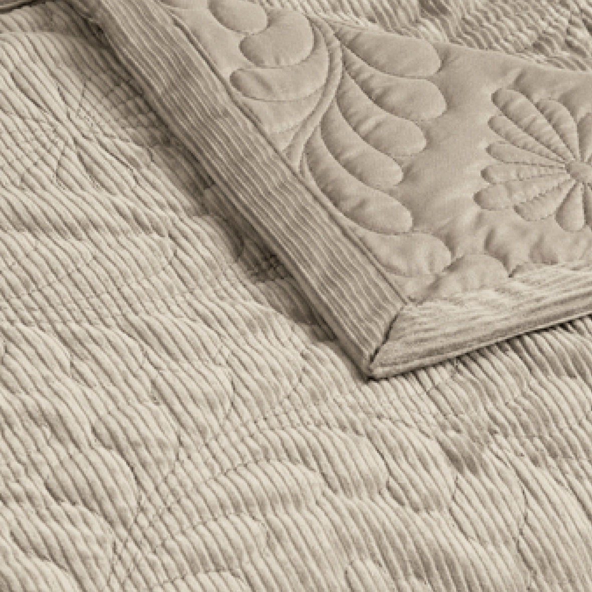 Bedspread corduroy Flower Taupe - 220 x 250 cm