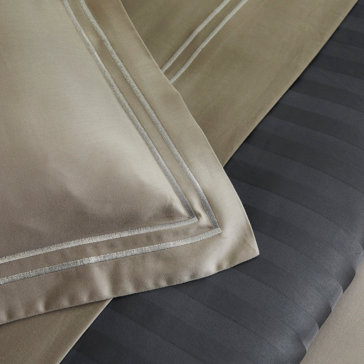 Duvet cover + pillowcase(s) cotton satin - Antibes Taupe / Taupe