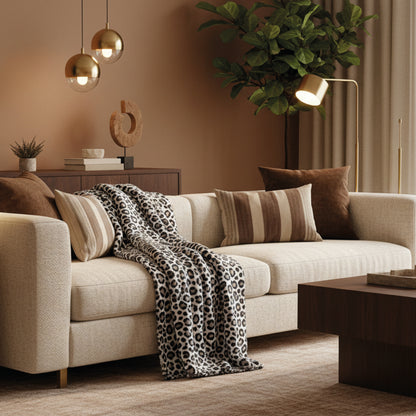 <p>Plaid en polaire Séva Noir / Blanc - 180 x 220 cm</p>