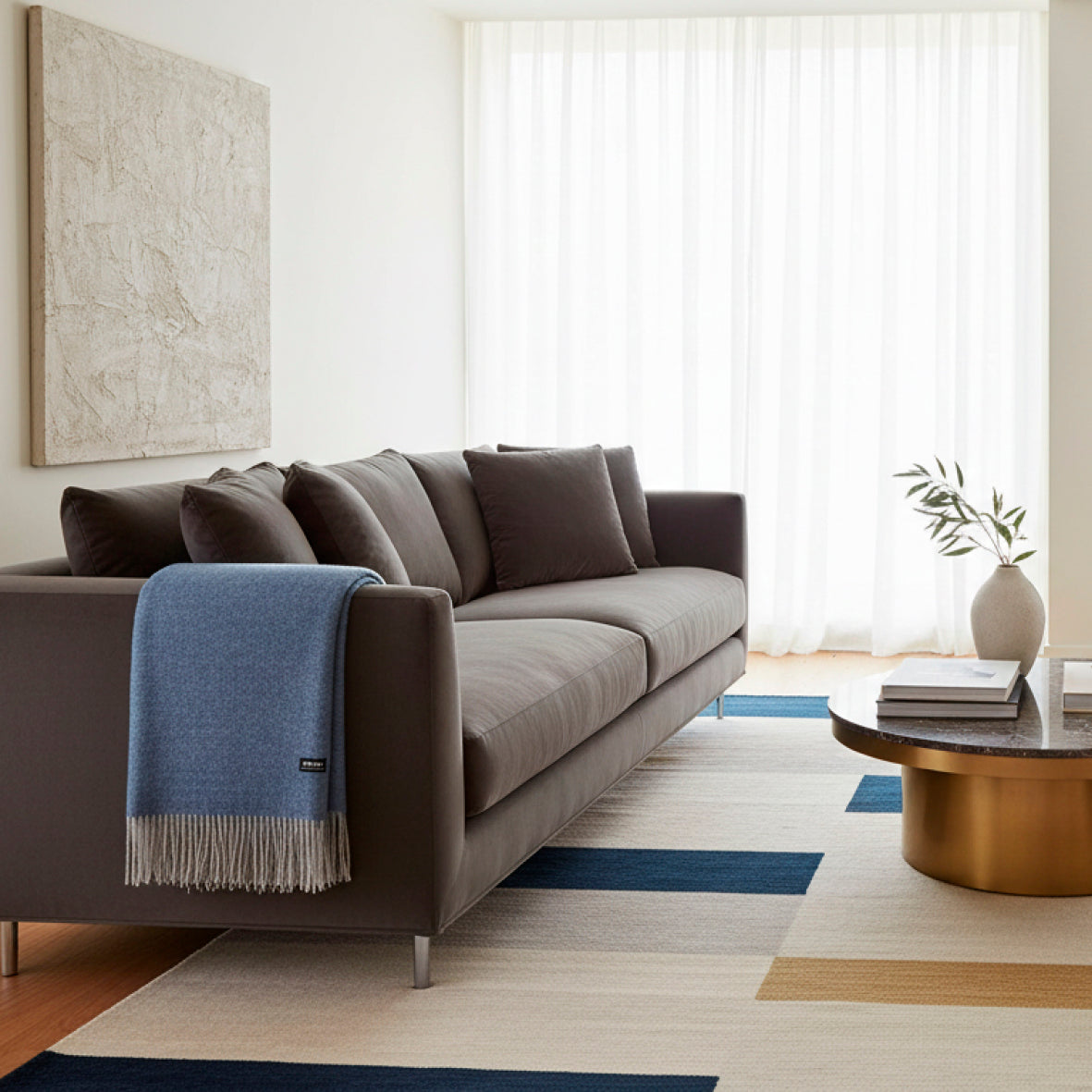 <p>Plaid tissé - Uni Bleu foncé - 130 x 180 cm</p>