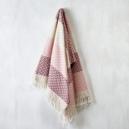 Plaid tissé en coton doux - Chevron Rose / Mauve - 130 x 170 cm