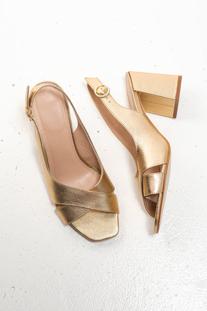 TONYA METALLIC NAPA OURO - SANDALE