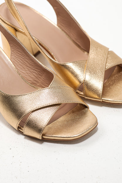 TONYA METALLIC NAPA OURO - SANDALE