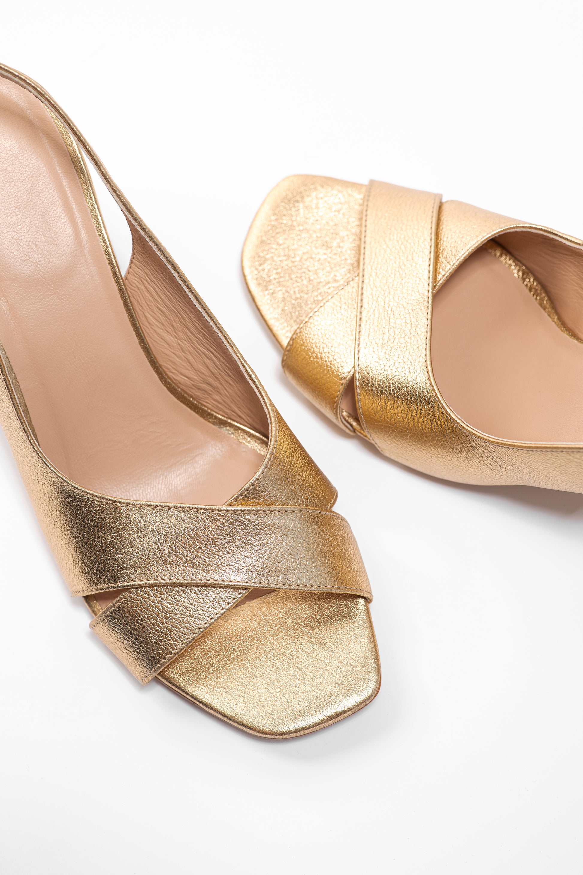 TONYA METALLIC NAPA OURO - SANDALE
