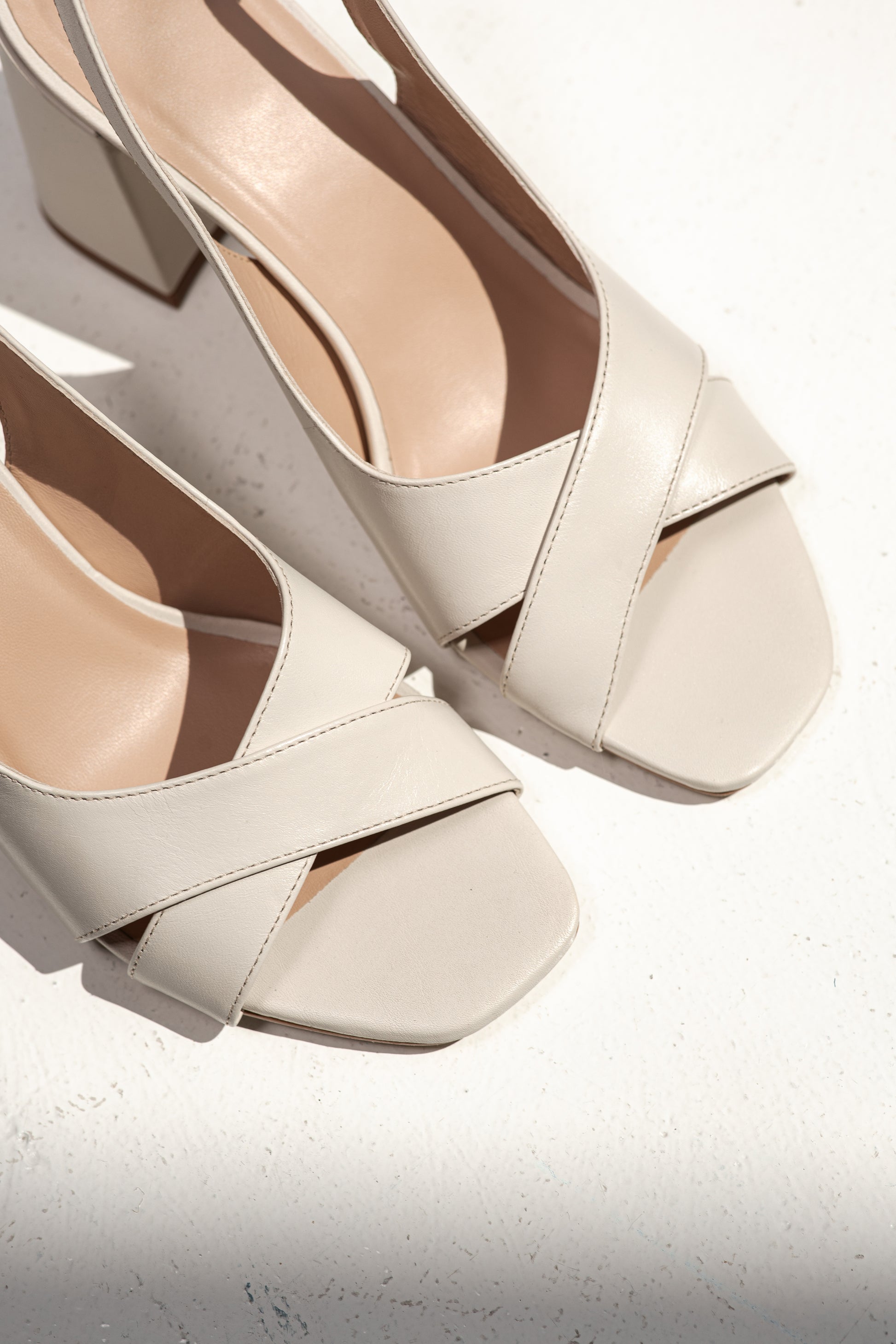 TONYA NAPA LEATHER BIRCH - SANDALE