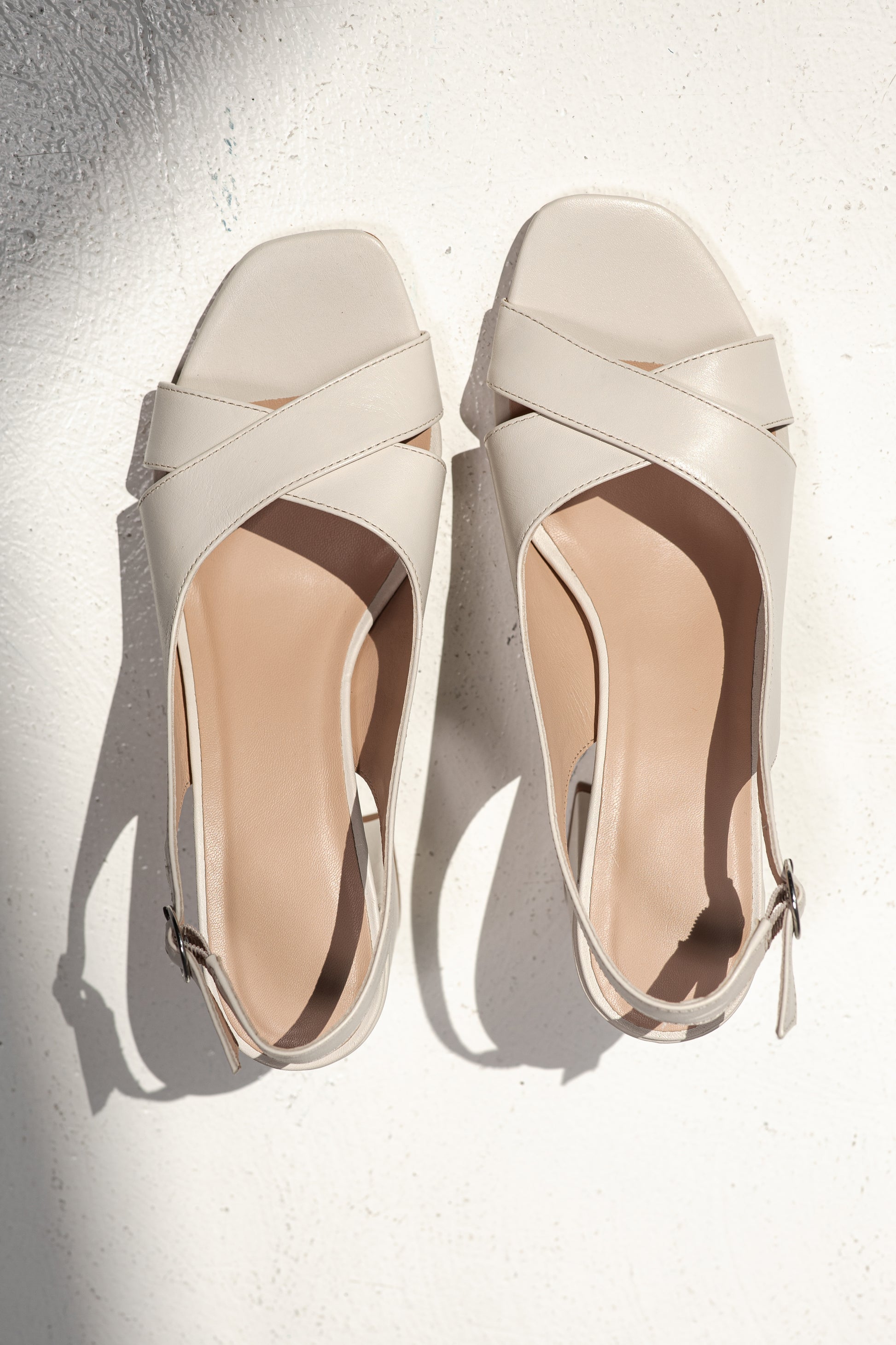 TONYA NAPA LEATHER BIRCH - SANDALE
