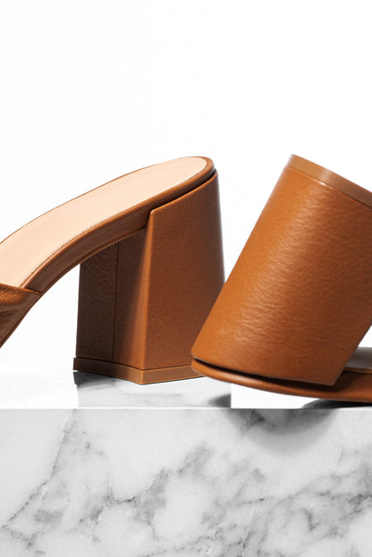 BECKY COGNAC - MULE