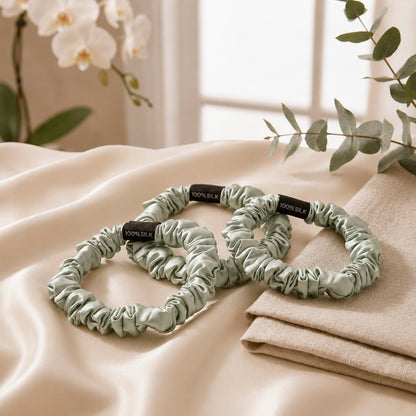 Set of 3 skinny scrunchies silk - Aflora Sage green