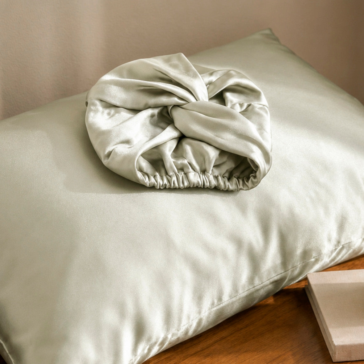 Nightcap - 100% mulberry silk 19 momme - Nyméa - sage green