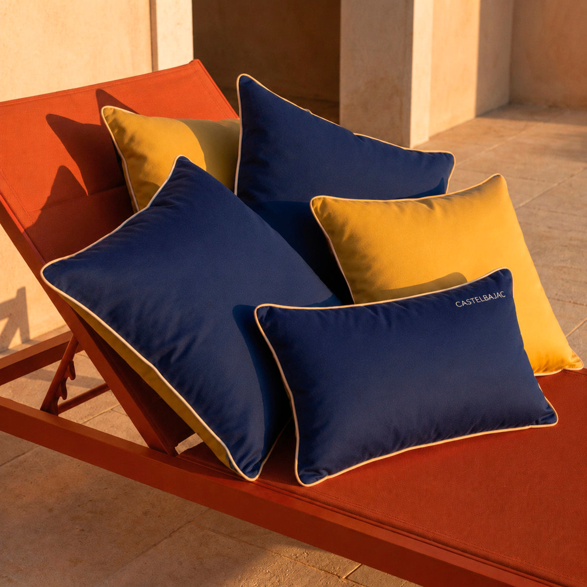 2 pillowcases - 100% cotton sateen TC200 - Uni piping - honey gold / navy blue