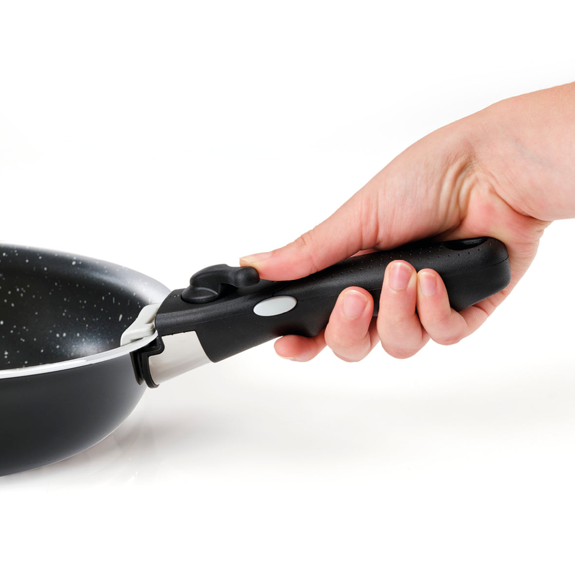 Set of 3 frypans + 3 sauce pans + 3 lids + 3 PP lids + high casserole with lid + 2 removable handles + 3 pan protectors + set of 6 nylon utensils - black